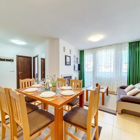 Apartman By The Fireplace Cozy 2bd Flat With A View By Flat Mаnager *