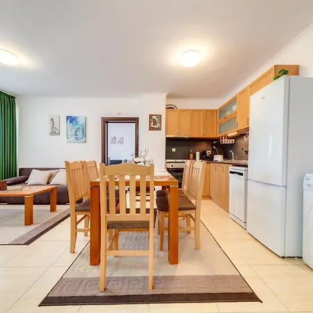Apartman By The Fireplace Cozy 2bd Flat With A View By Flat Mаnager *