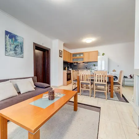 Apartman By The Fireplace Cozy 2bd Flat With A View By Flat Mаnager